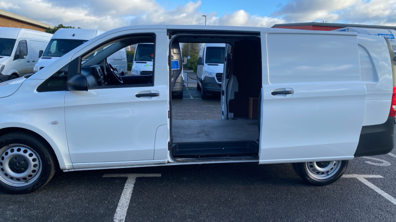 Mercedes-Benz Vito L3 Diesel Rwd 116CDI Progressive Van 9G-Tronic